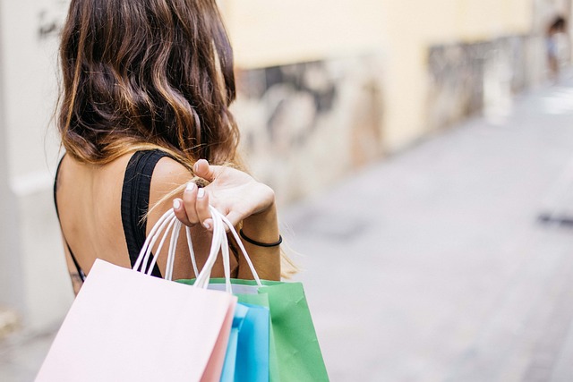 Custom Printed Paper Bags Contain All Promotional Marketing Objectives